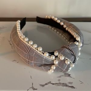 Gingham headband with pearl design